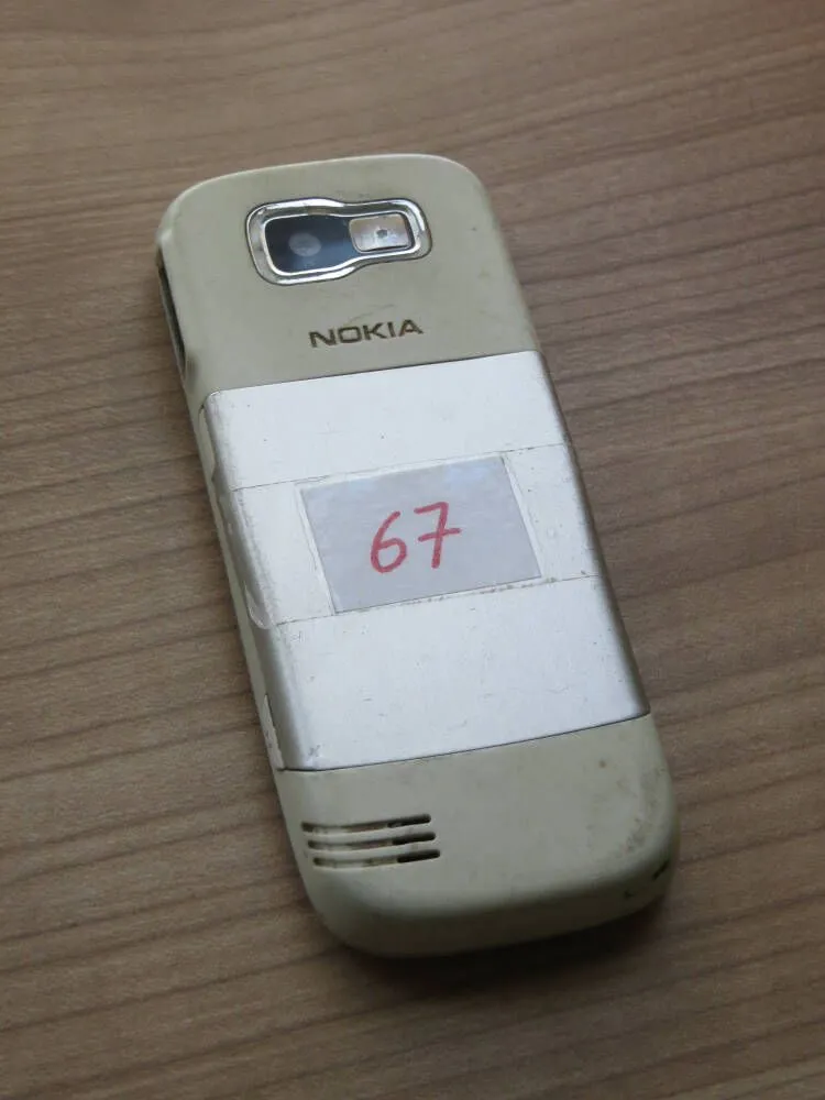 Parte trasera Nokia 2630