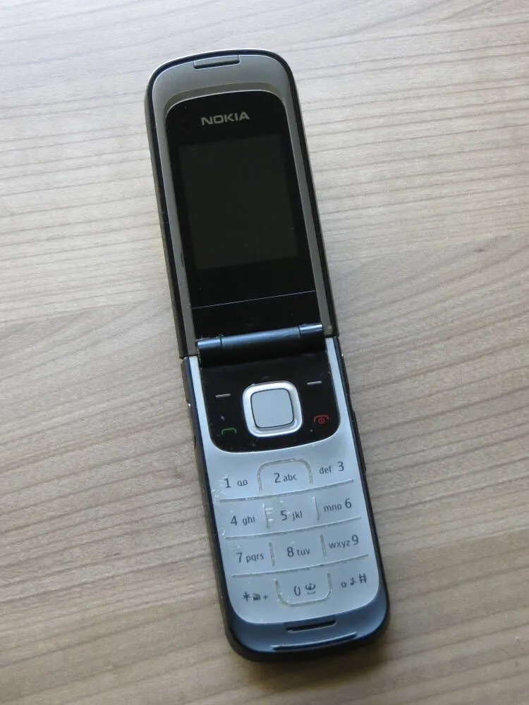 Nokia 2720 abierto