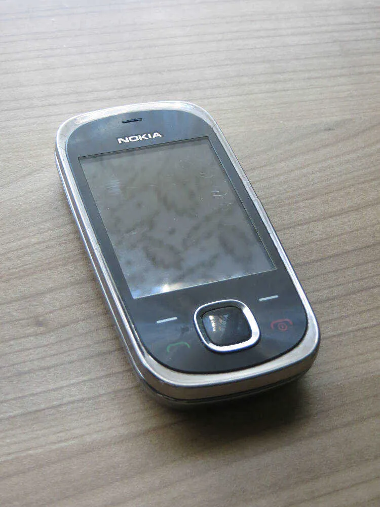 Nokia 7230