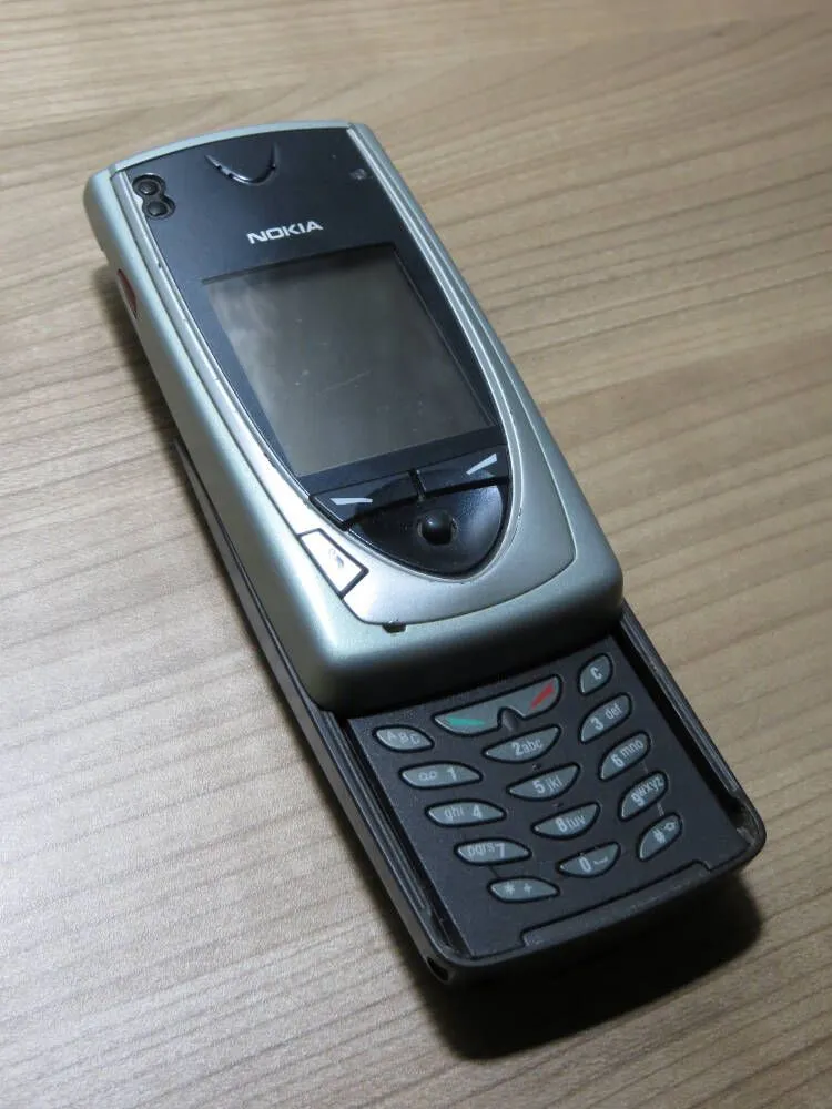 Nokia 7650 abierto