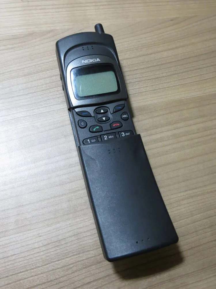 Nokia 8110 abierto