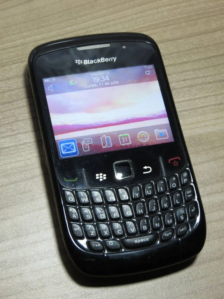 Blackberry Curve 8520 encendido