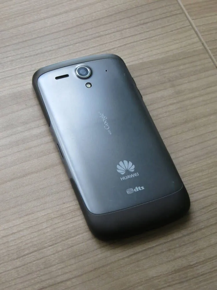 Parte trasera Huawei Ascend G300