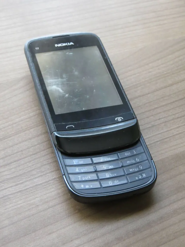 Parte trasera Nokia C2-02