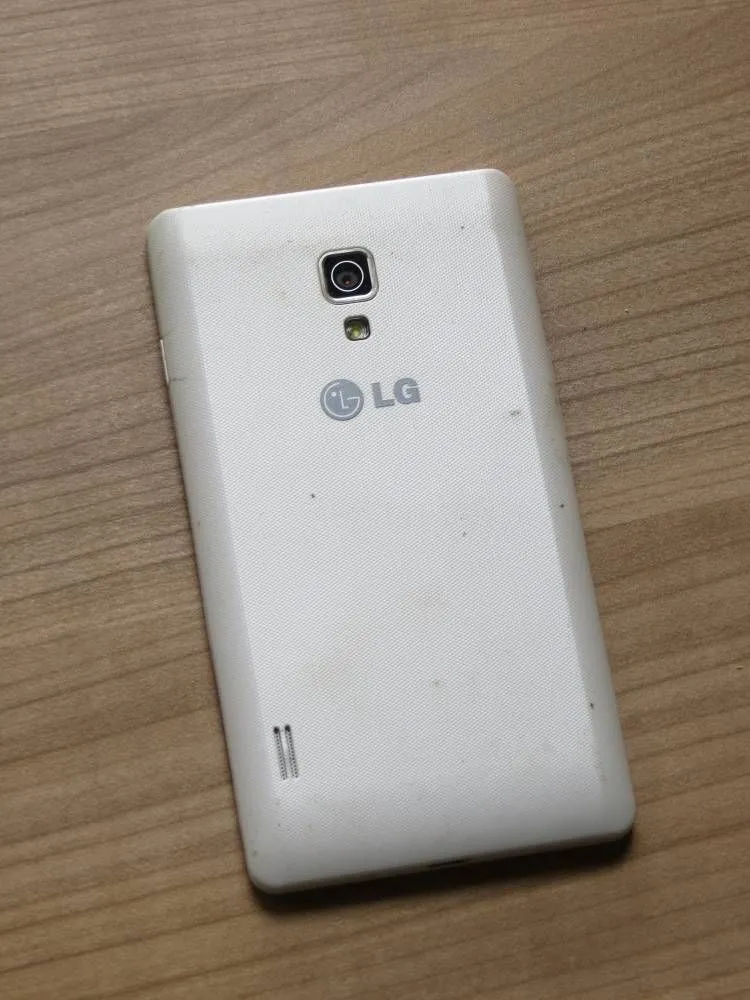 Parte trasera LG L7 II