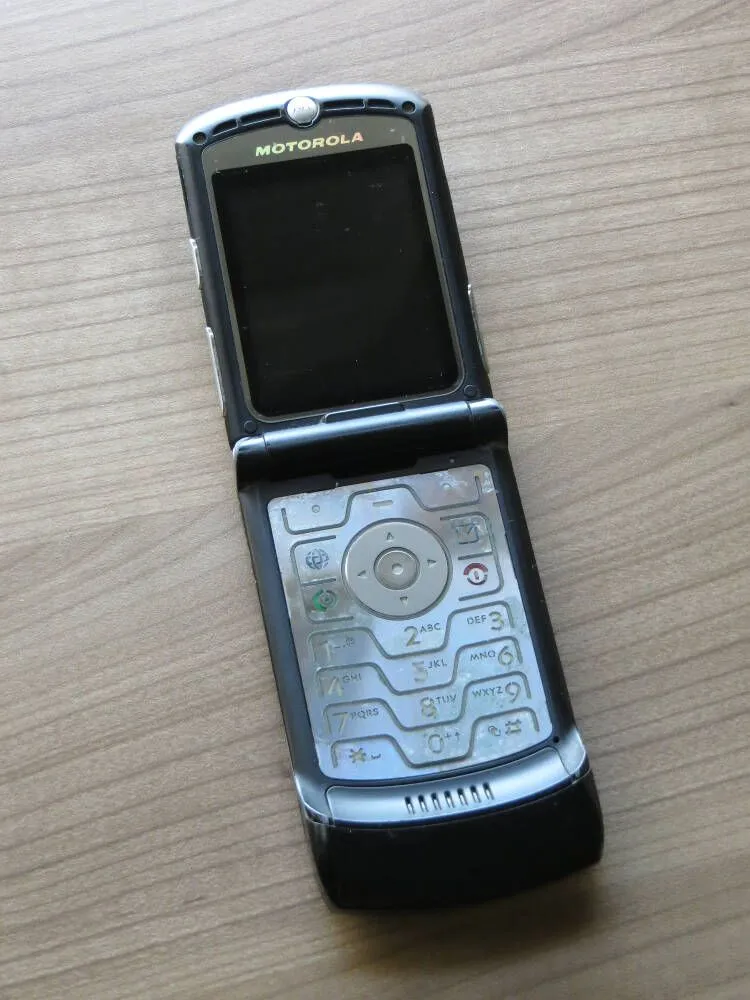 Motorola RAZR v3 abierto