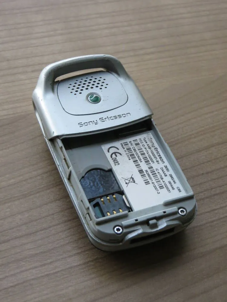 Parte trasera Sony Ericsson Z530i