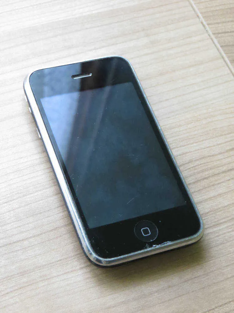 Apple iPhone 3GS